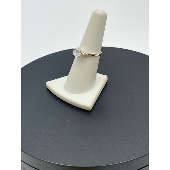 Designer Solitaire CZ Sterling Silver Sz 7 makers mark 2 grams Engagement Ring - Picture 3 of 9